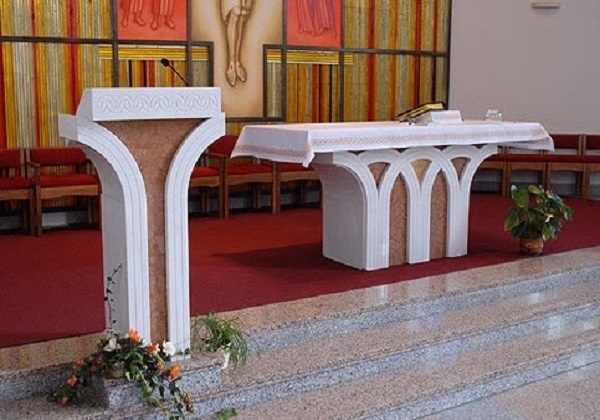 Svetište u crkvi