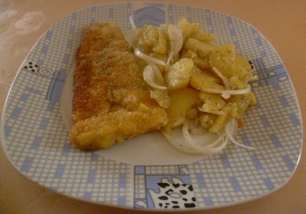 Pohani oslić s krumpir-salatom