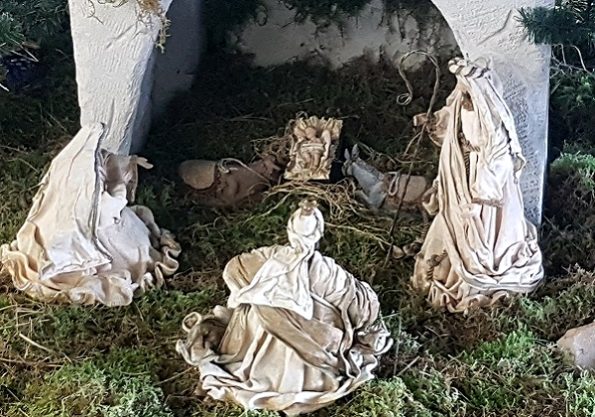Adventski i božićni simboli i običaji