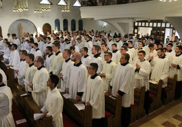 Postupci provjere u sjemenišnoj formaciji prema crkveno-pravnim dokumentima